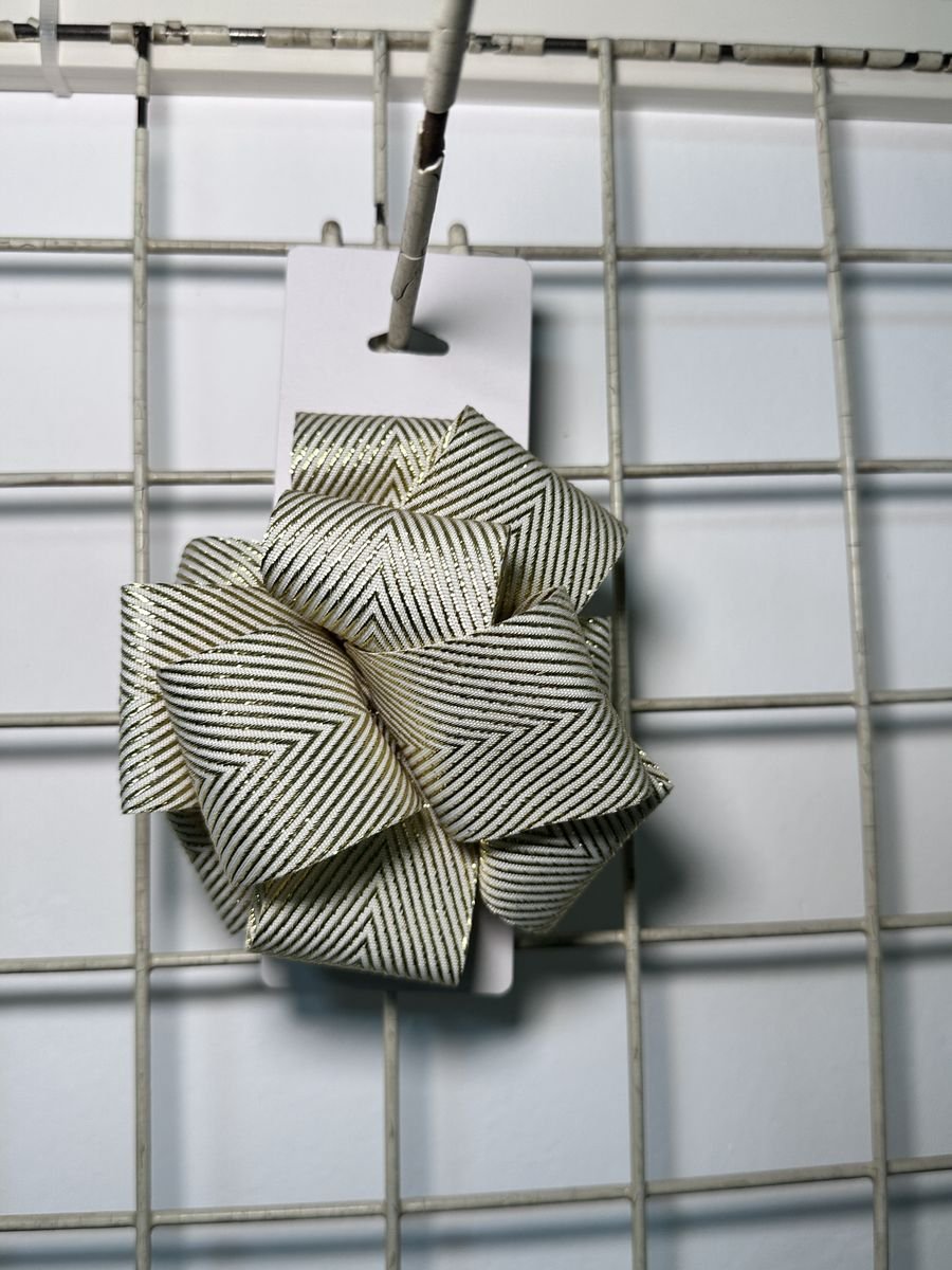 PomPom Bow 8